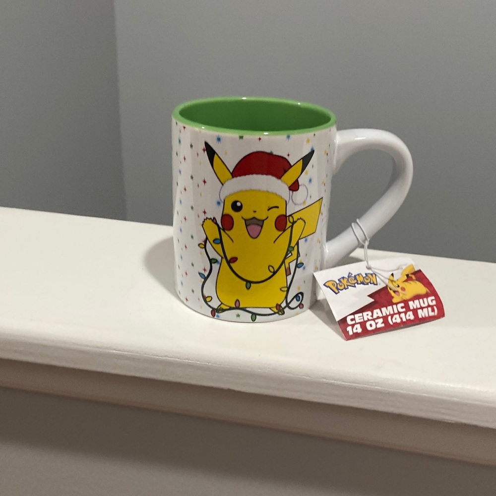 Pokémon Pikachu Christmas Santa hat lights ceramic coffee mug 14 ounce new